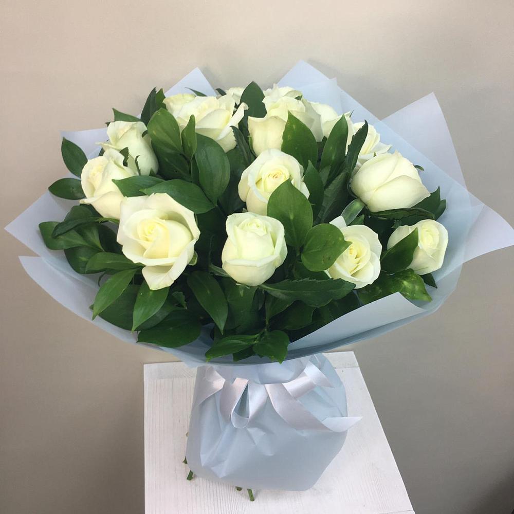 Букет 15 Белых роз Проуд в Ордынском