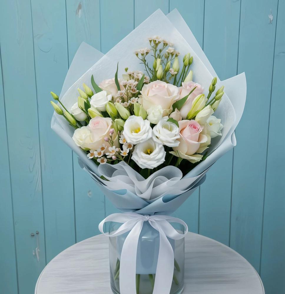 Букет цветов из: Розы и Лизиантусы в Ордынском