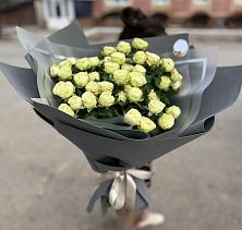 Букет Белые кустовые розы Солинеро в Ордынском
