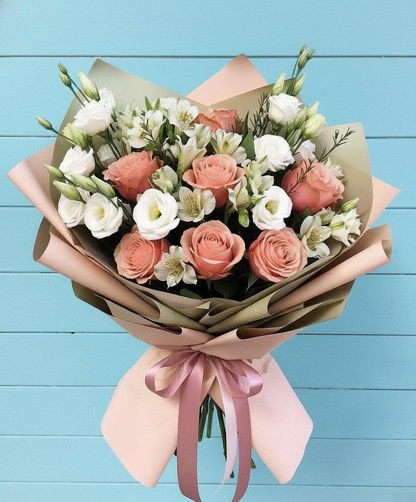 Букет цветов из: Розы, Альстромерии и Лизиантусы в Ордынском