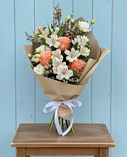 Букет цветов из:  Альстромерии, Лизиантусы, Розы и Хризантемы в Ордынском