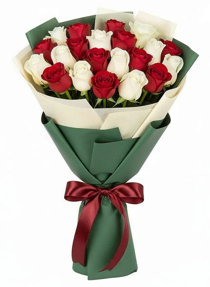 Букет Микс из красных и белых роз в Ордынском