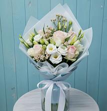 Букет цветов из:  Розы и Лизиантусы в Ордынском