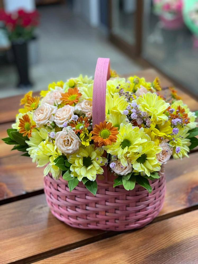 Цветочная композиция из Хризантемы и Розы в корзине в Ордынском