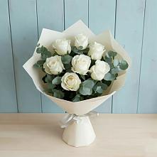 Букет Белые розы в Эвкалипте в Ордынском