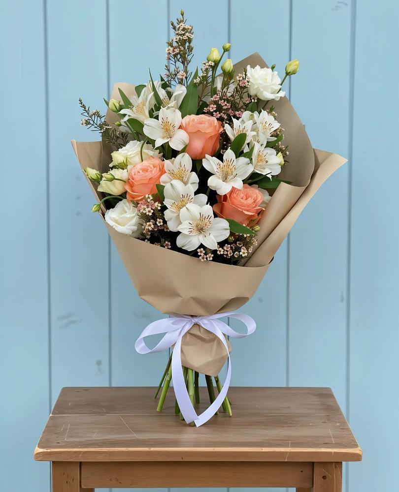 Букет цветов из: Альстромерии, Лизиантусы, Розы и Хризантемы в Ордынском